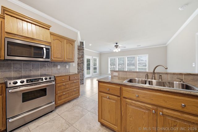 11099 S 55th West West Avenue, Sapulpa, OK 74066
