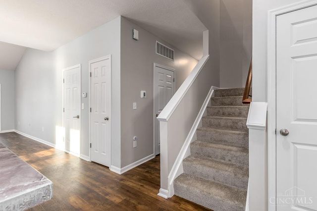 2063 E Seymour Avenue, Cincinnati, OH 45237