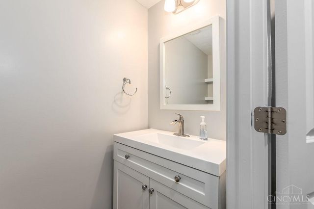 2063 E Seymour Avenue, Cincinnati, OH 45237