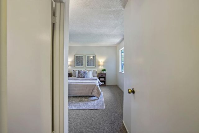 1118 Fallbrook Dr, Stockton, CA 95210