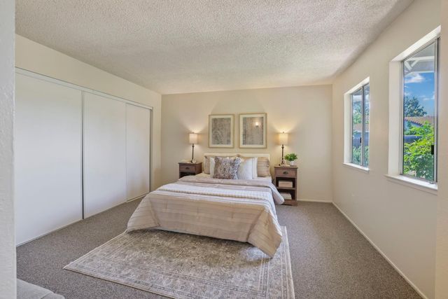 1118 Fallbrook Dr, Stockton, CA 95210