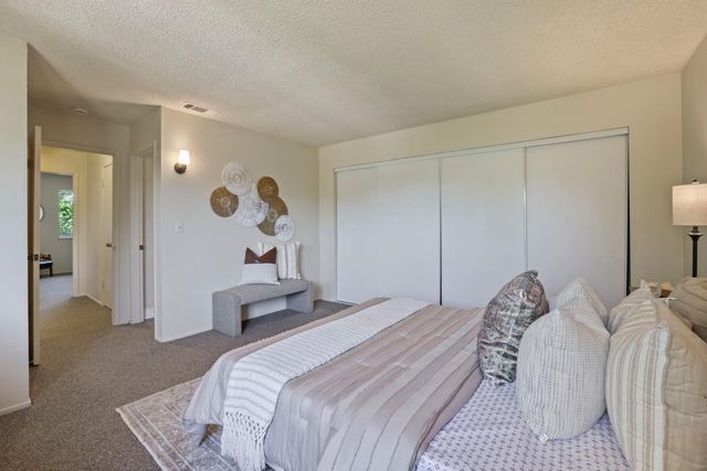 1118 Fallbrook Dr, Stockton, CA 95210