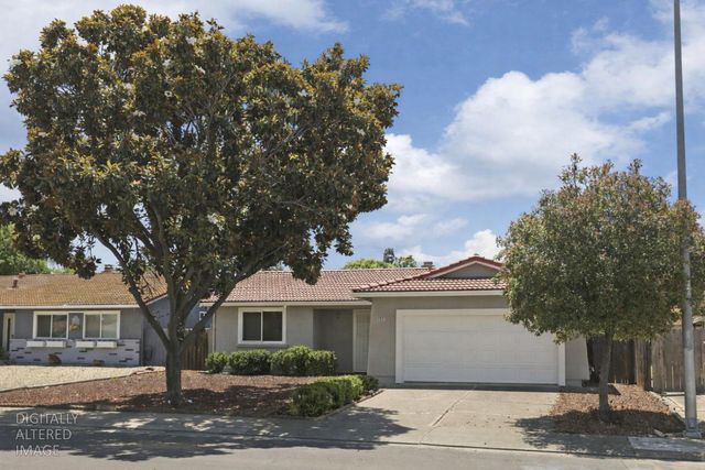 1118 Fallbrook Dr, Stockton, CA 95210