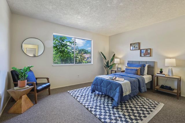 1118 Fallbrook Dr, Stockton, CA 95210