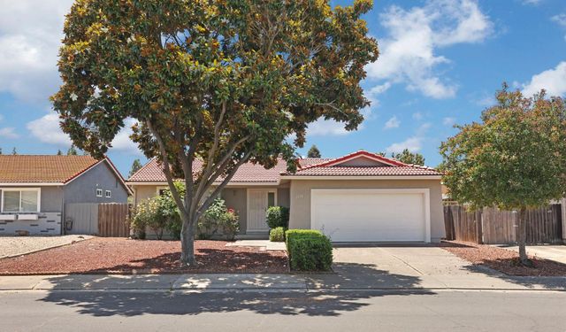 1118 Fallbrook Dr, Stockton, CA 95210