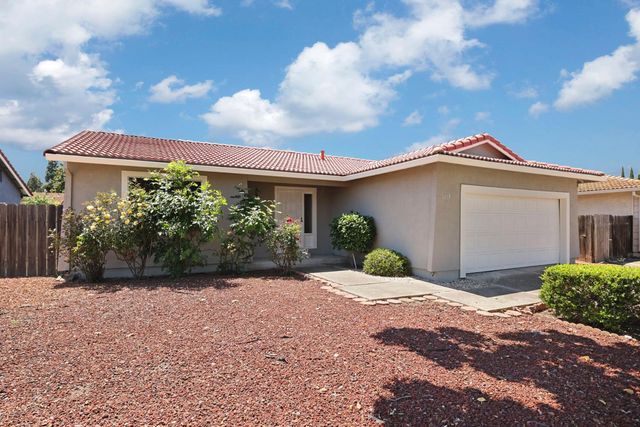 1118 Fallbrook Dr, Stockton, CA 95210