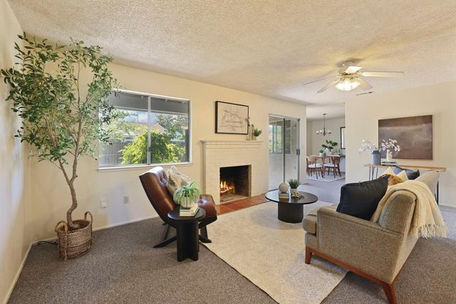 1118 Fallbrook Dr, Stockton, CA 95210