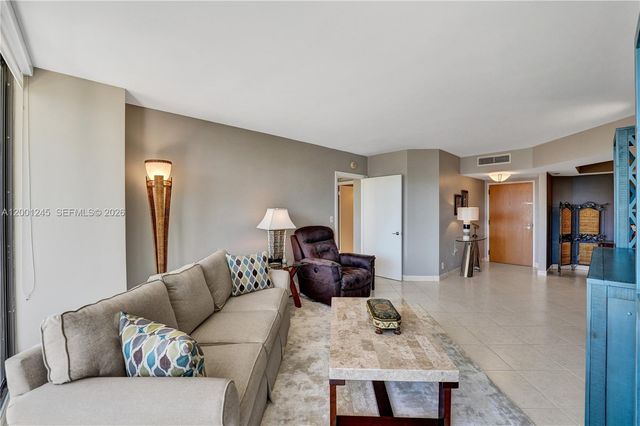 3600 Yacht Club Dr 904, Aventura, FL 33180