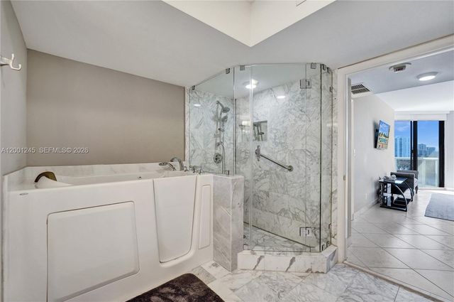 3600 Yacht Club Dr 904, Aventura, FL 33180