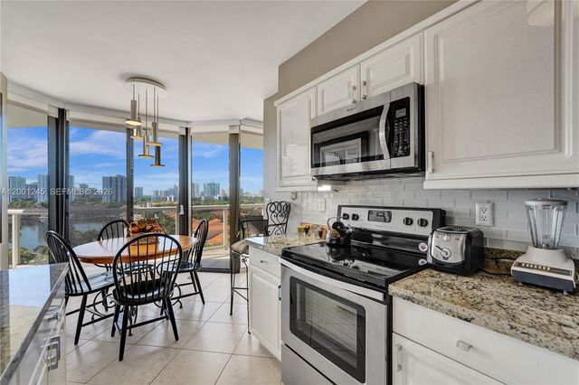 3600 Yacht Club Dr 904, Aventura, FL 33180