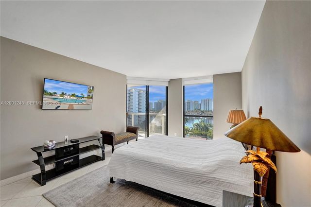 3600 Yacht Club Dr 904, Aventura, FL 33180