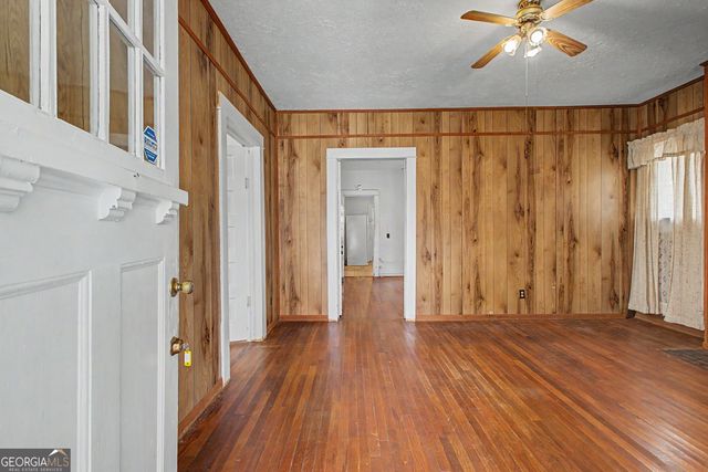 464 Sargent Main Street, Newnan, GA 30263