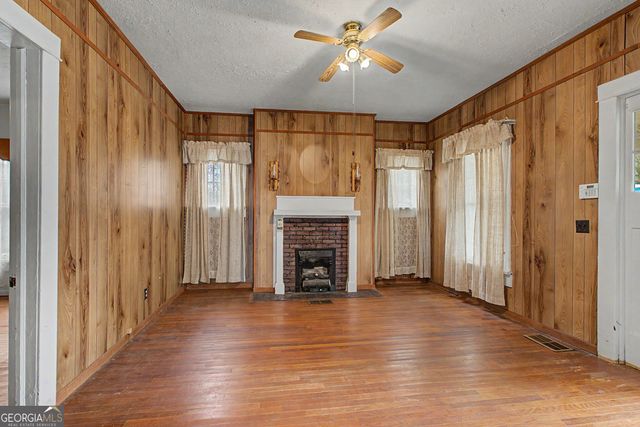 464 Sargent Main Street, Newnan, GA 30263