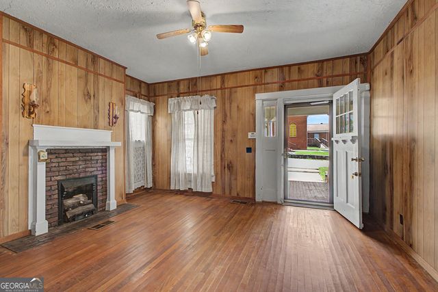 464 Sargent Main Street, Newnan, GA 30263