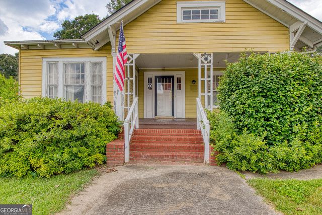 464 Sargent Main Street, Newnan, GA 30263