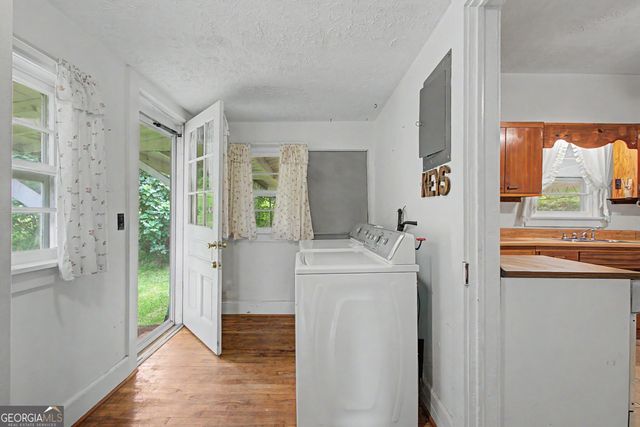 464 Sargent Main Street, Newnan, GA 30263