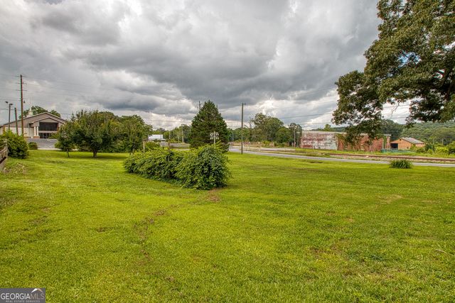 464 Sargent Main Street, Newnan, GA 30263