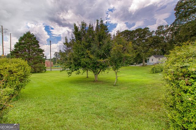 464 Sargent Main Street, Newnan, GA 30263