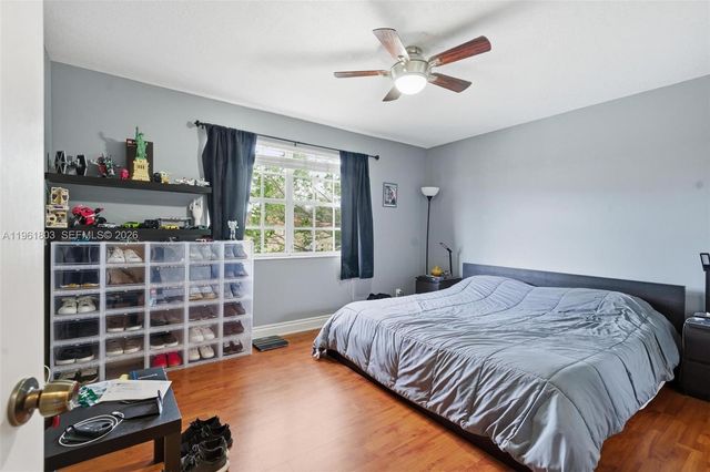 8630 SW 3rd St 203, Pembroke Pines, FL 33025