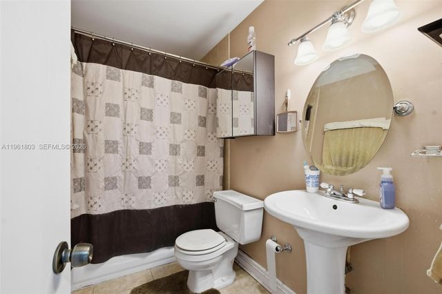 8630 SW 3rd St 203, Pembroke Pines, FL 33025