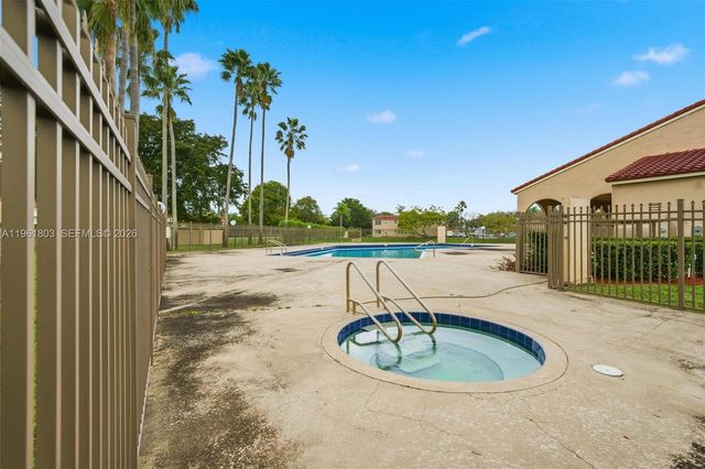 8630 SW 3rd St 203, Pembroke Pines, FL 33025