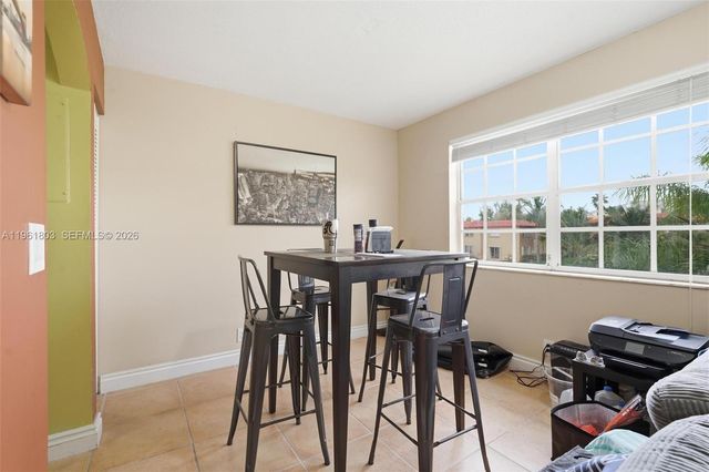 8630 SW 3rd St 203, Pembroke Pines, FL 33025