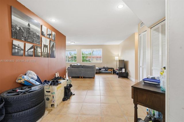 8630 SW 3rd St 203, Pembroke Pines, FL 33025