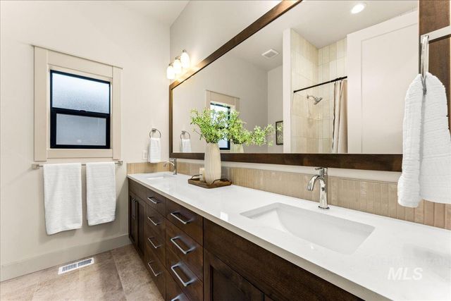 5077 W Braveheart St, Eagle, ID 83616