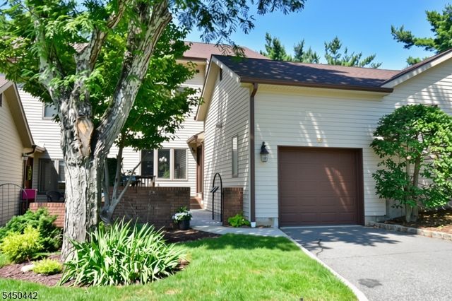 89 Fisher Rd, Mahwah Twp., NJ 07430