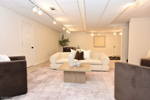 89 Fisher Rd, Mahwah Twp., NJ 07430