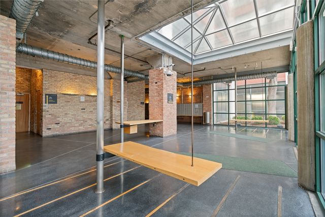 1800 W Roscoe Street 316, Chicago, IL 60657