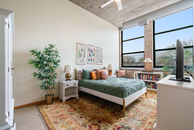 1800 W Roscoe Street 316, Chicago, IL 60657