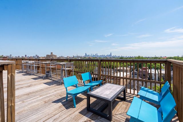 1800 W Roscoe Street 316, Chicago, IL 60657