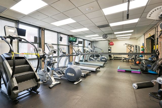 1800 W Roscoe Street 316, Chicago, IL 60657