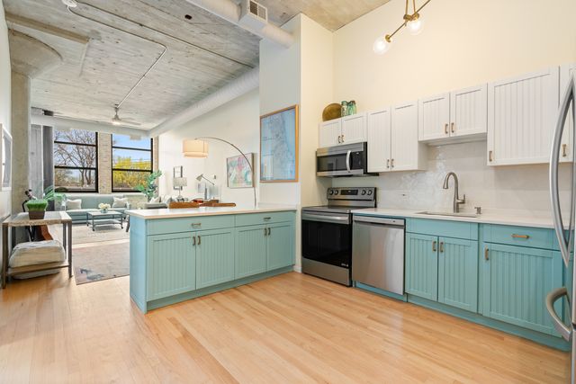 1800 W Roscoe Street 316, Chicago, IL 60657