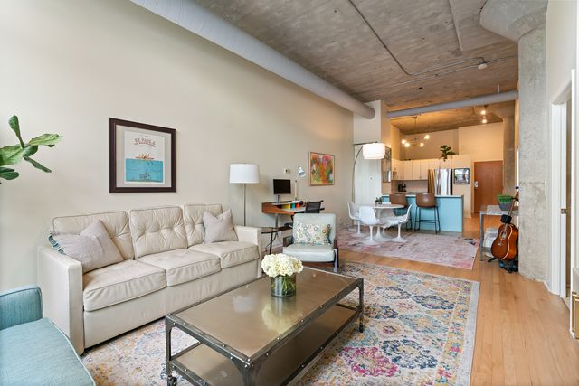 1800 W Roscoe Street 316, Chicago, IL 60657