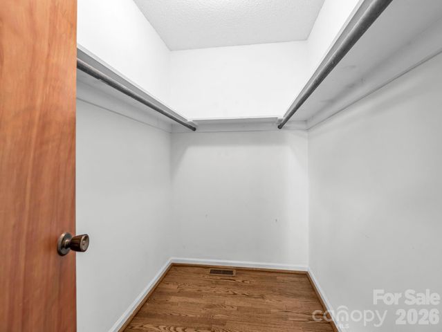 122 Birchwood Drive, Hendersonville, NC 28739