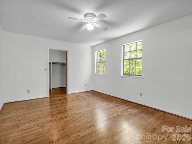 122 Birchwood Drive, Hendersonville, NC 28739