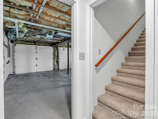 122 Birchwood Drive, Hendersonville, NC 28739