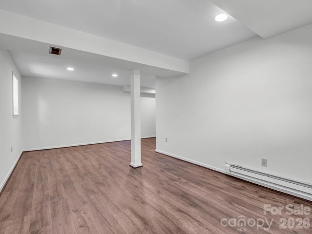 122 Birchwood Drive, Hendersonville, NC 28739