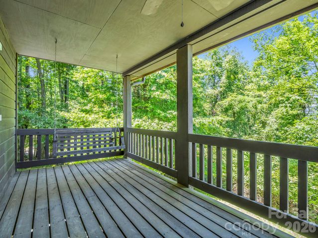 122 Birchwood Drive, Hendersonville, NC 28739