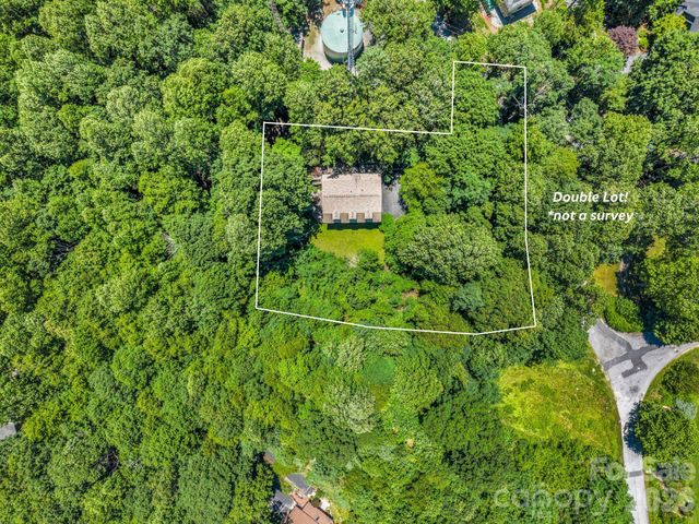 122 Birchwood Drive, Hendersonville, NC 28739