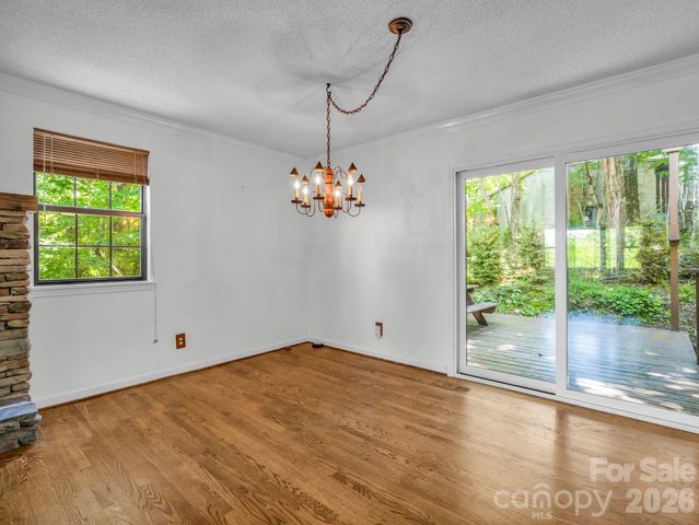 122 Birchwood Drive, Hendersonville, NC 28739