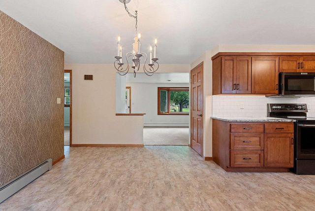 1203 VALLEY VIEW ROAD, Green Bay, WI 54304