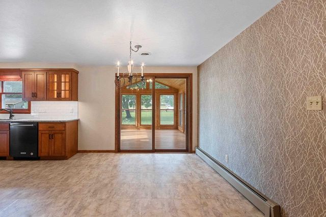 1203 VALLEY VIEW ROAD, Green Bay, WI 54304