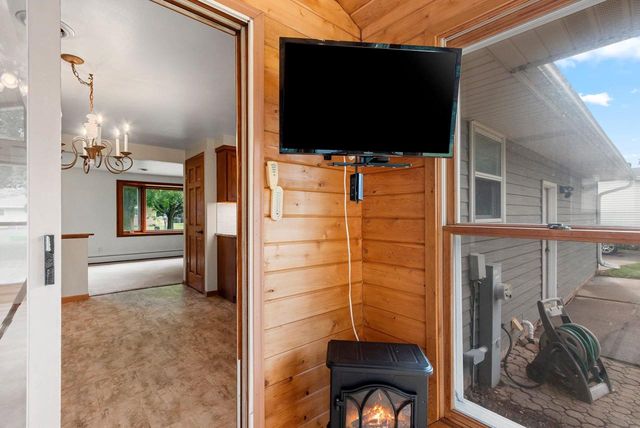 1203 VALLEY VIEW ROAD, Green Bay, WI 54304