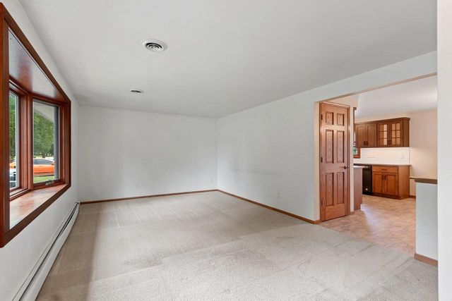 1203 VALLEY VIEW ROAD, Green Bay, WI 54304