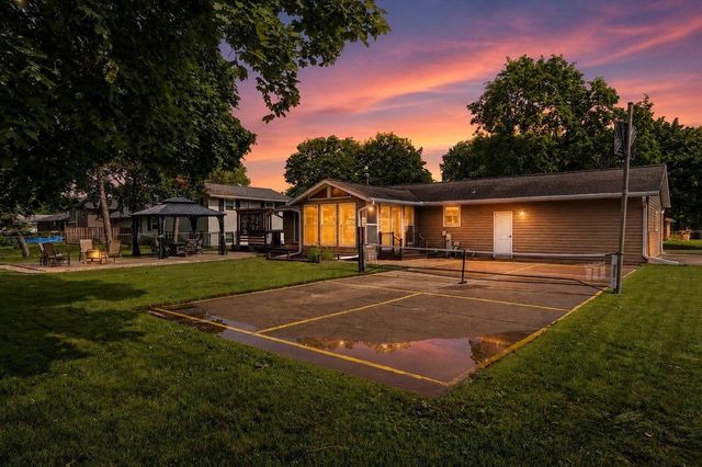 1203 VALLEY VIEW ROAD, Green Bay, WI 54304