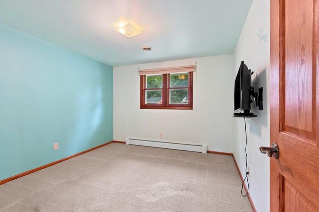 1203 VALLEY VIEW ROAD, Green Bay, WI 54304