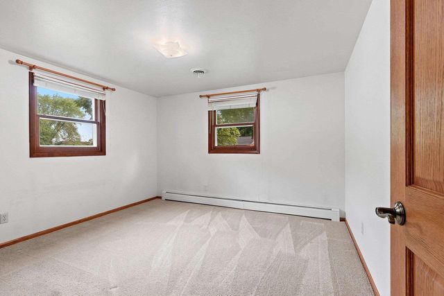 1203 VALLEY VIEW ROAD, Green Bay, WI 54304
